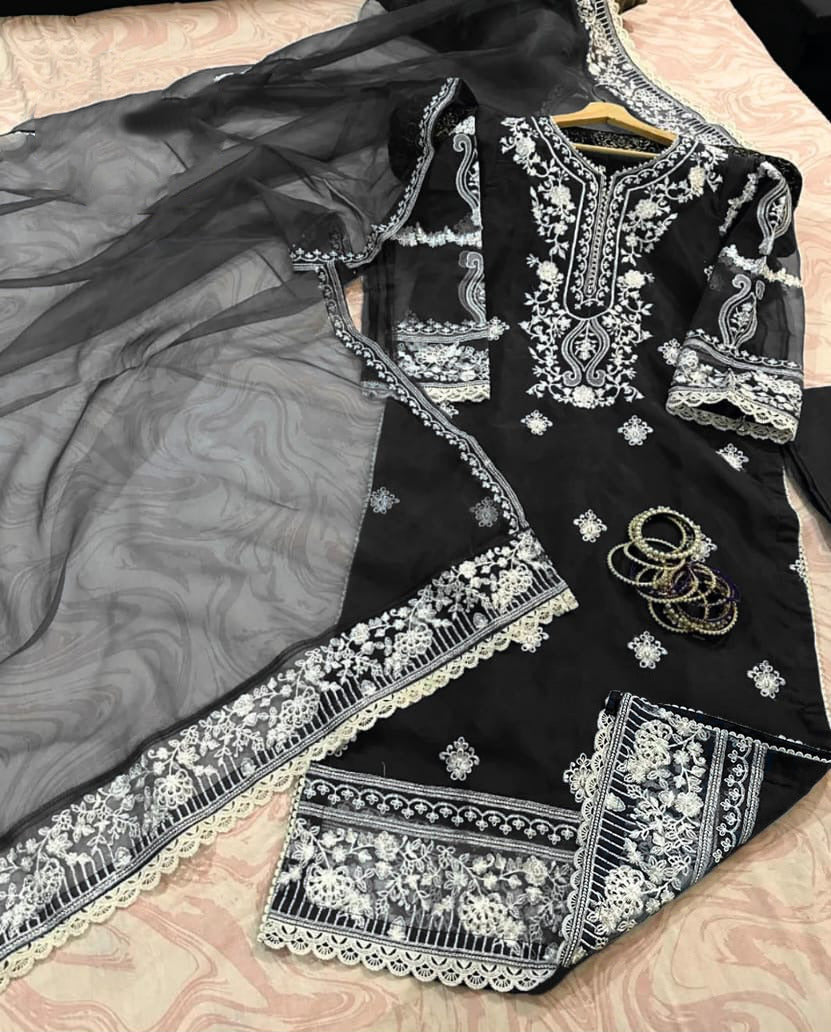 Mahrosh– Luxury Organza 3PC
