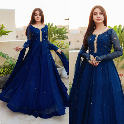 Mahnoor – Pearl Embroidered Maxi 3PC