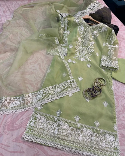 Mahrosh– Luxury Organza 3PC