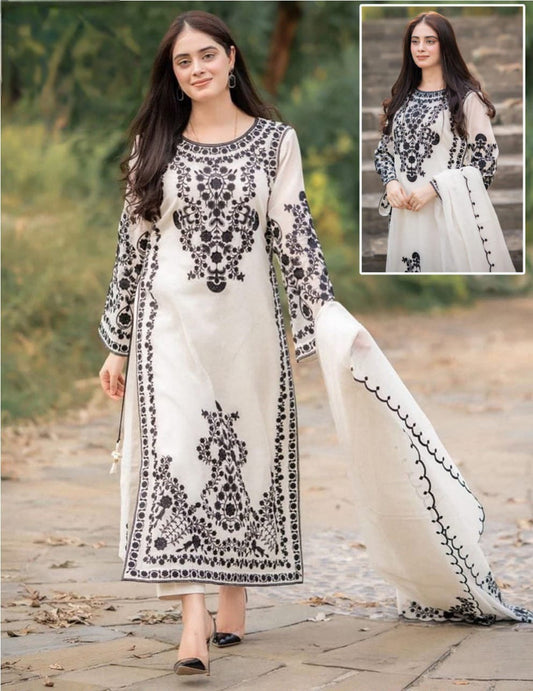 Zareen– Heavy Embroidered Organza 3PC